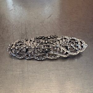 Elegant Silver Sweater Clip or as an Elegant pin/ brooch.